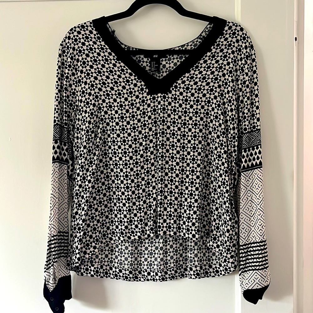 Lightweight long-sleeve top